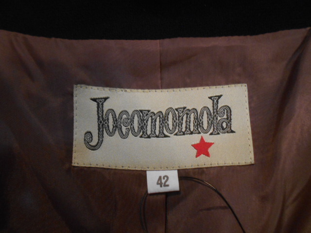 Jocomomola・ホコモモラ☆少し広めのお襟xバックペプラム♪モードなブラックジャケット 42 良品 コサージュ使いでセレモニーにも♪_画像8