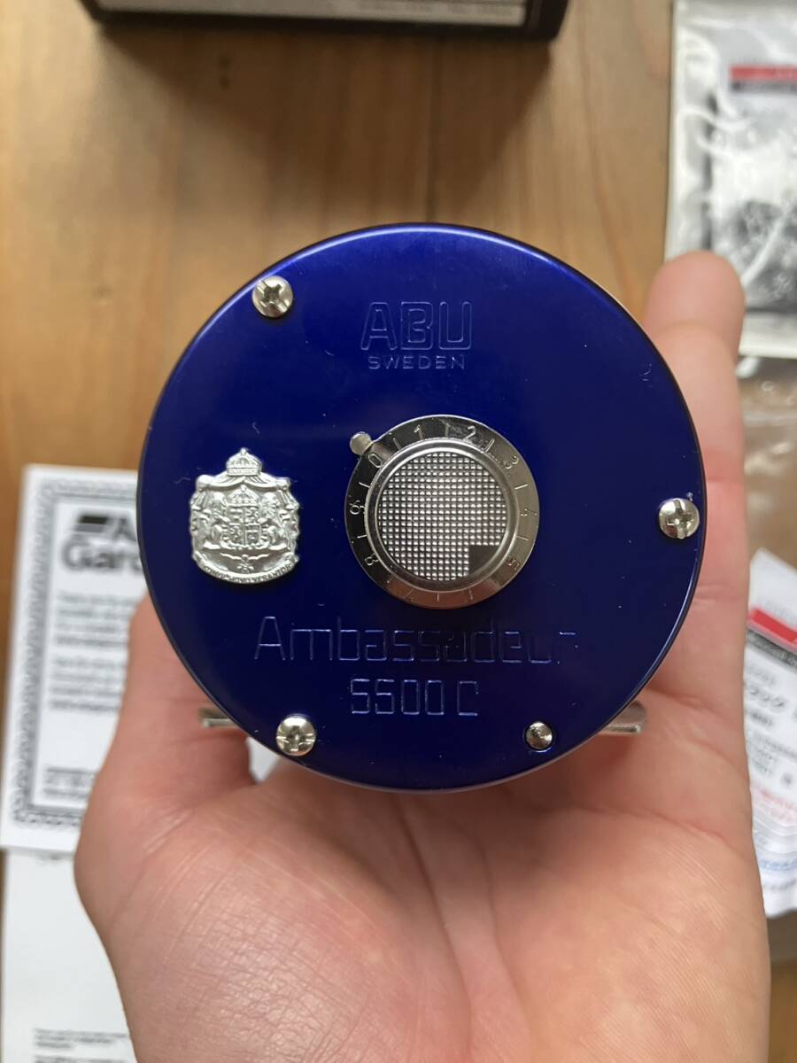 現状品】アブ アンバサダー 5500C ブルー 右ハンドル AbuGarcia 現状品】アブ アンバサダー 5500C ブルー 右ハンドル AbuGarcia