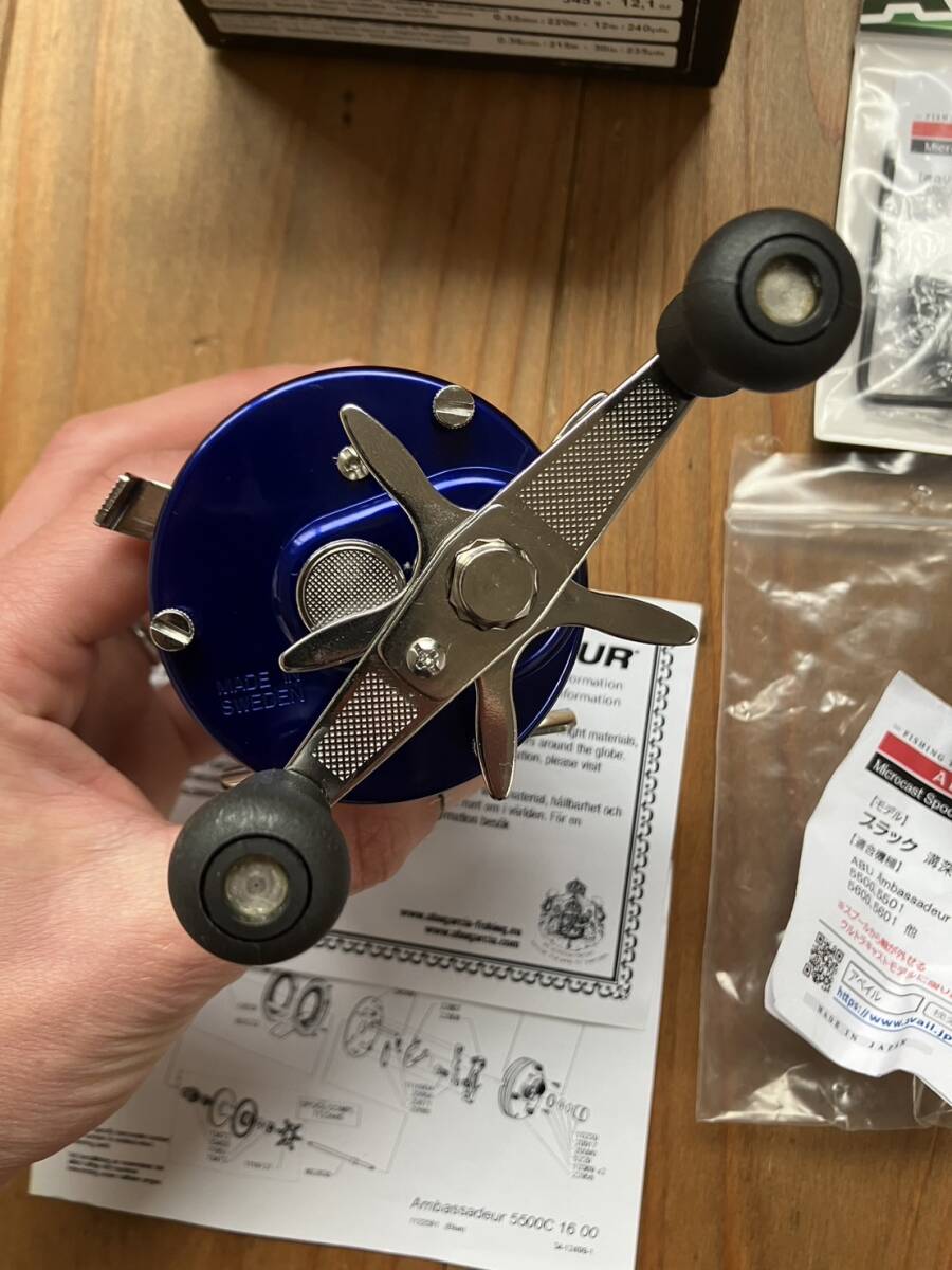 現状品】アブ アンバサダー 5500C ブルー 右ハンドル AbuGarcia 現状品】アブ アンバサダー 5500C ブルー 右ハンドル AbuGarcia