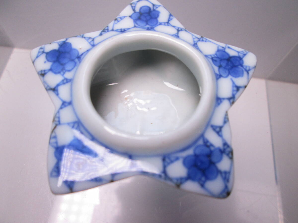 ☆古陶磁 盃台 酒盃コレクション・染付 氷裂梅花文 星形の綺麗な盃台 酒器/酒盃/酒杯