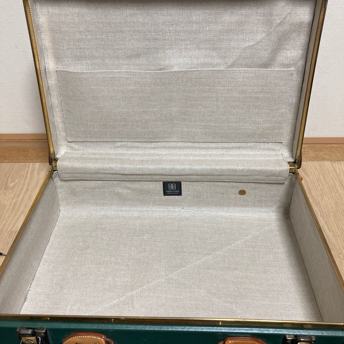 [ rare ]HOKUTAN ho k tongue attache case suitcase trunk green rare color made in Japan key attaching 