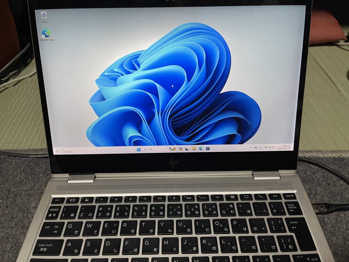 HP EliteBook X360 1020 G2 Core i7-7500U 2.70GHz/メモリ8GB/新品SSD500G/13.3インチ FHD1920×1080タッチパネル　2in1 _画像2