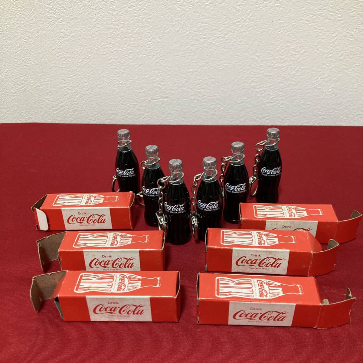 70'sビンテージデェトストック，箱付き非売品、コカコーラミニ ボトル キーチェーンキーホルダー韓国語6個セット昭和レトロ 物Coca-Cola 。