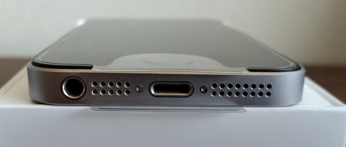 Bibian 比比昂- 【美品・ジャンク】iPhone SE 64GB 第一世代 Bibian 比比昂- 【美品・ジャンク】iPhone SE 64GB 第一世代