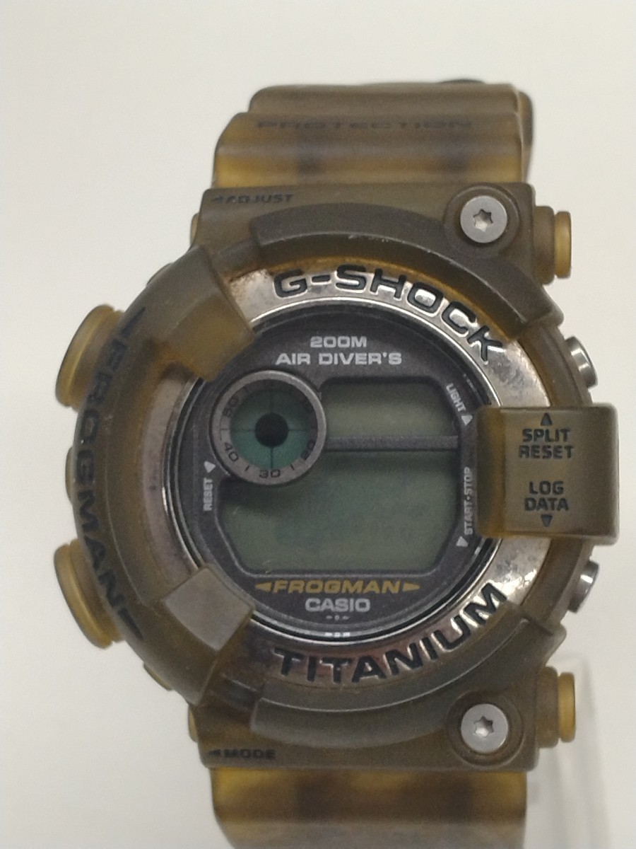 1円〜 電池切れ不動ジャンク品 G-SHOCK DW-8200 FROGMAN フロッグマン チタン 　み_画像1