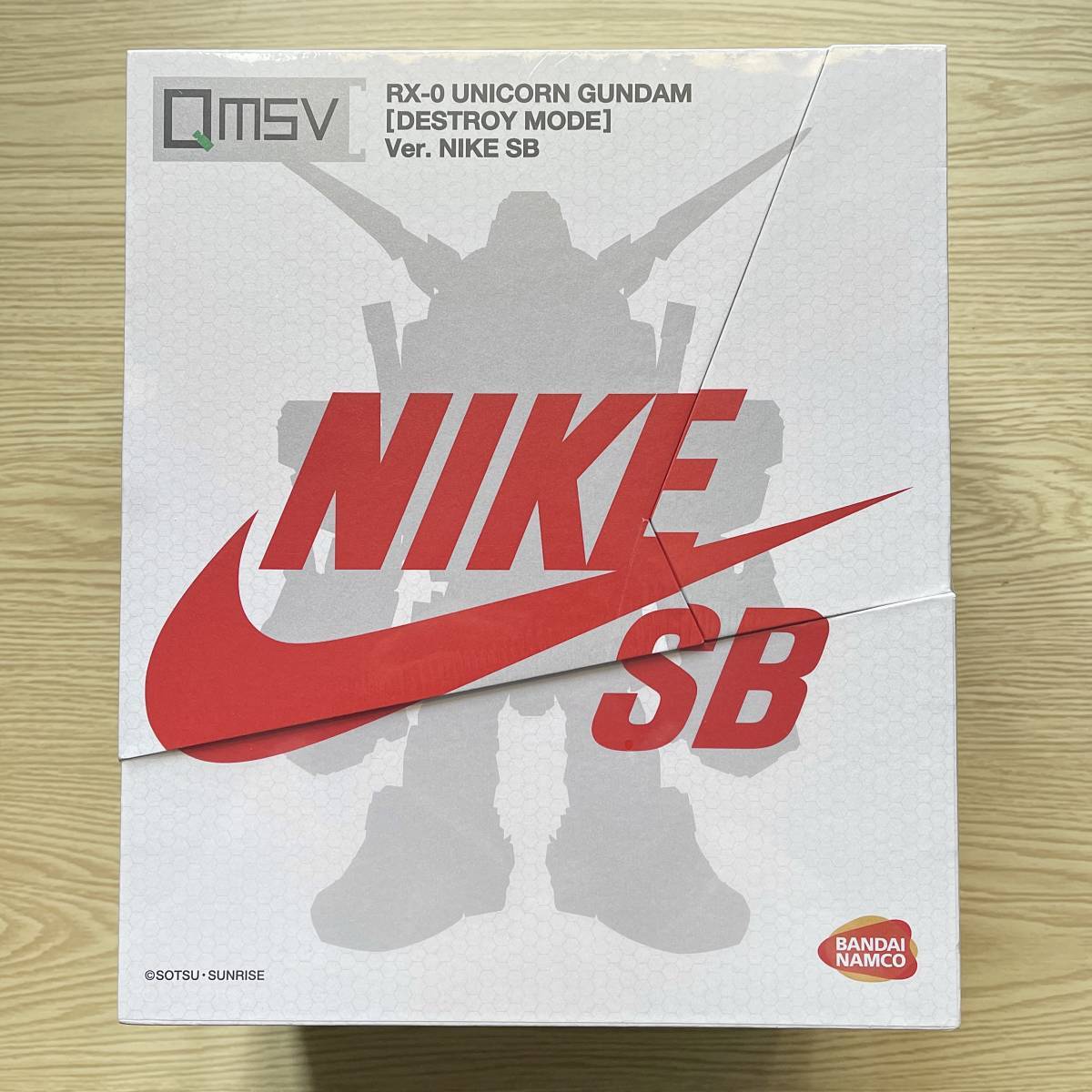 Nike x DUNK x SB ユニコーン ＆ バンシィ ガンダム 2体セット 海外3550個 限定 正規品 未開封新品 ユニコーン バンダイ 機動戦士 uc_画像6