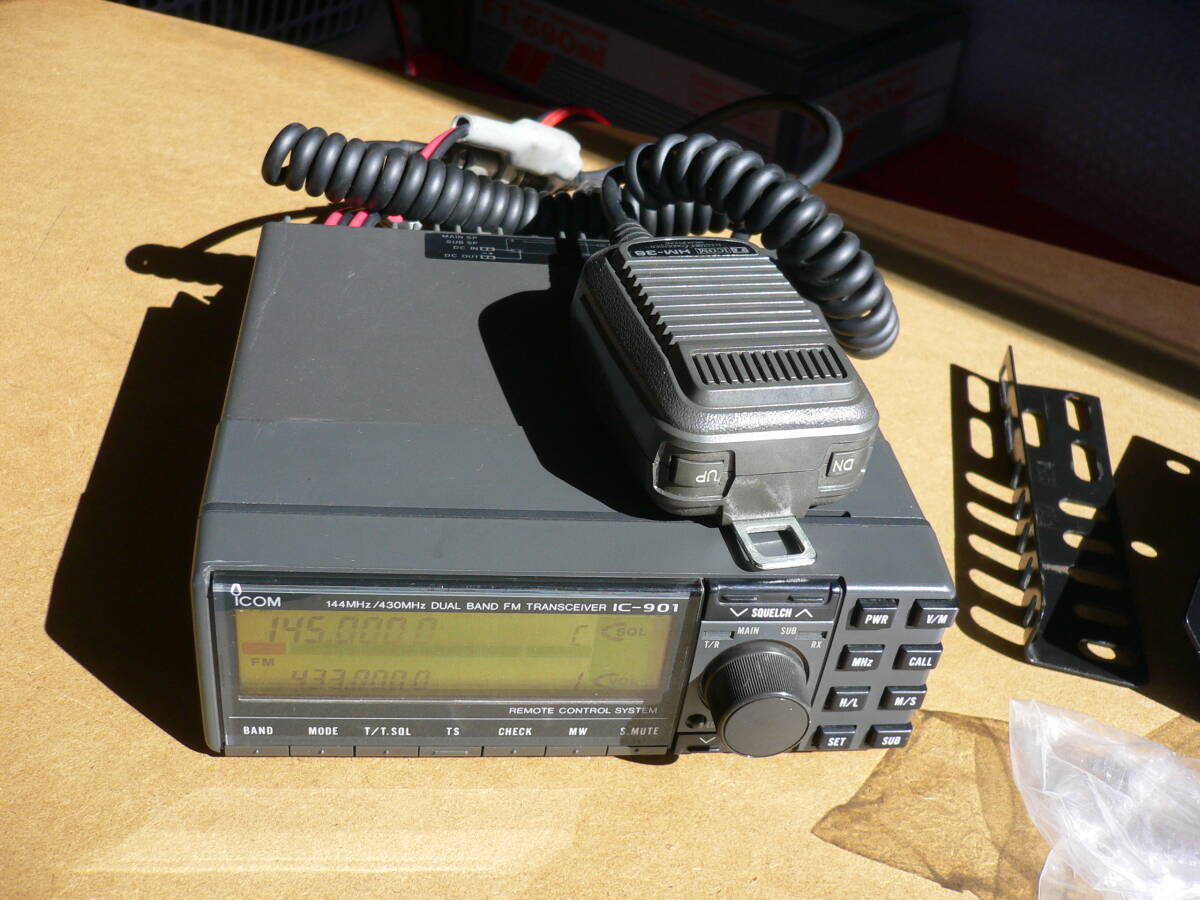 アイコム　IC-901　144／430MHz　デュアルバンド　モービル無線機_動作確認済み