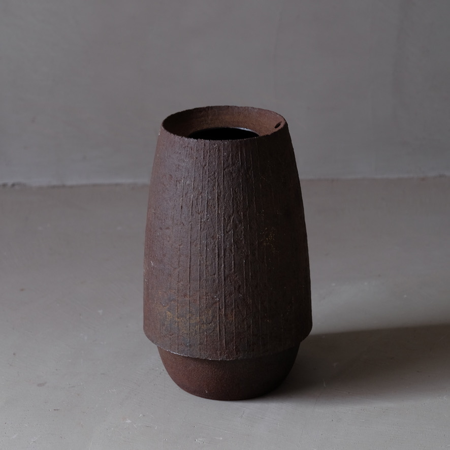 02903 古い鉄花瓶 / 南部鉄器 鋳物 花器 フラワーベース オブジェ 古道具 鉄 インダストリアル