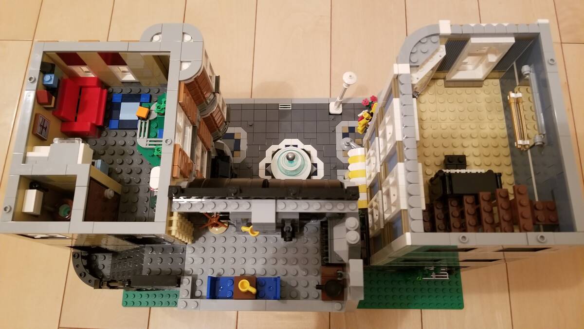 レゴ LEGO クリエイター 10255 にぎやかな街角 【Creator Assembly Square】_画像9