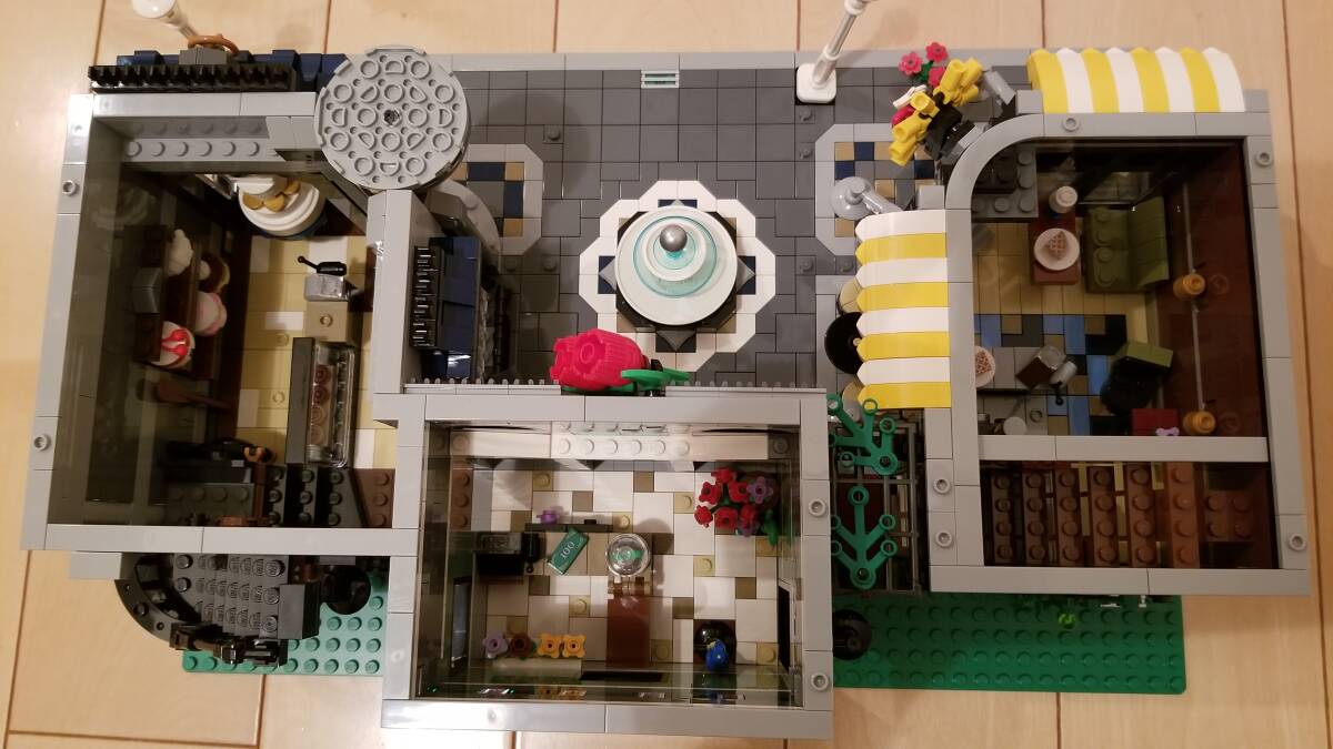 レゴ LEGO クリエイター 10255 にぎやかな街角 【Creator Assembly Square】_画像7