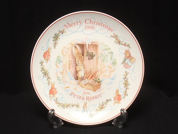 美品 ウェッジウッド クリスマス イヤープレート 皿 20cm 1996 ピーターラビット WEDGWOOD [0502]_画像1