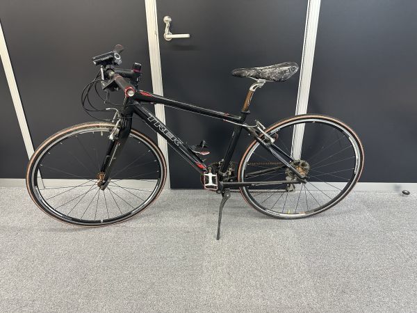 広CHARI(024)-3/TO8000【広島】自転車　TREK ジャンク品　パーツ取り　部品取りとして_画像3