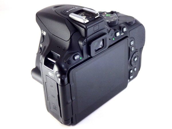 送料無料! Nikon D5500 ブラック ボディ + AF-S 55-200mm f4-5.6 G レンズ セット シャッター21,302回 美品 動作OK ニコン 一眼レフ カメラ_画像7