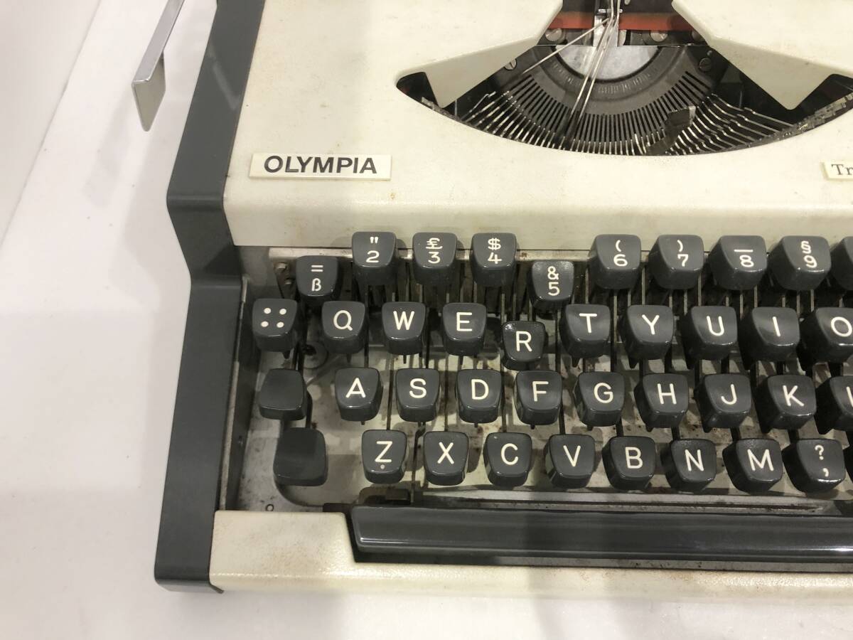 OLYMPIA オリンピア タイプライター Travellerde Luxe アンティーク ハードケース付 鍵欠品 現状品 AB074080の画像4