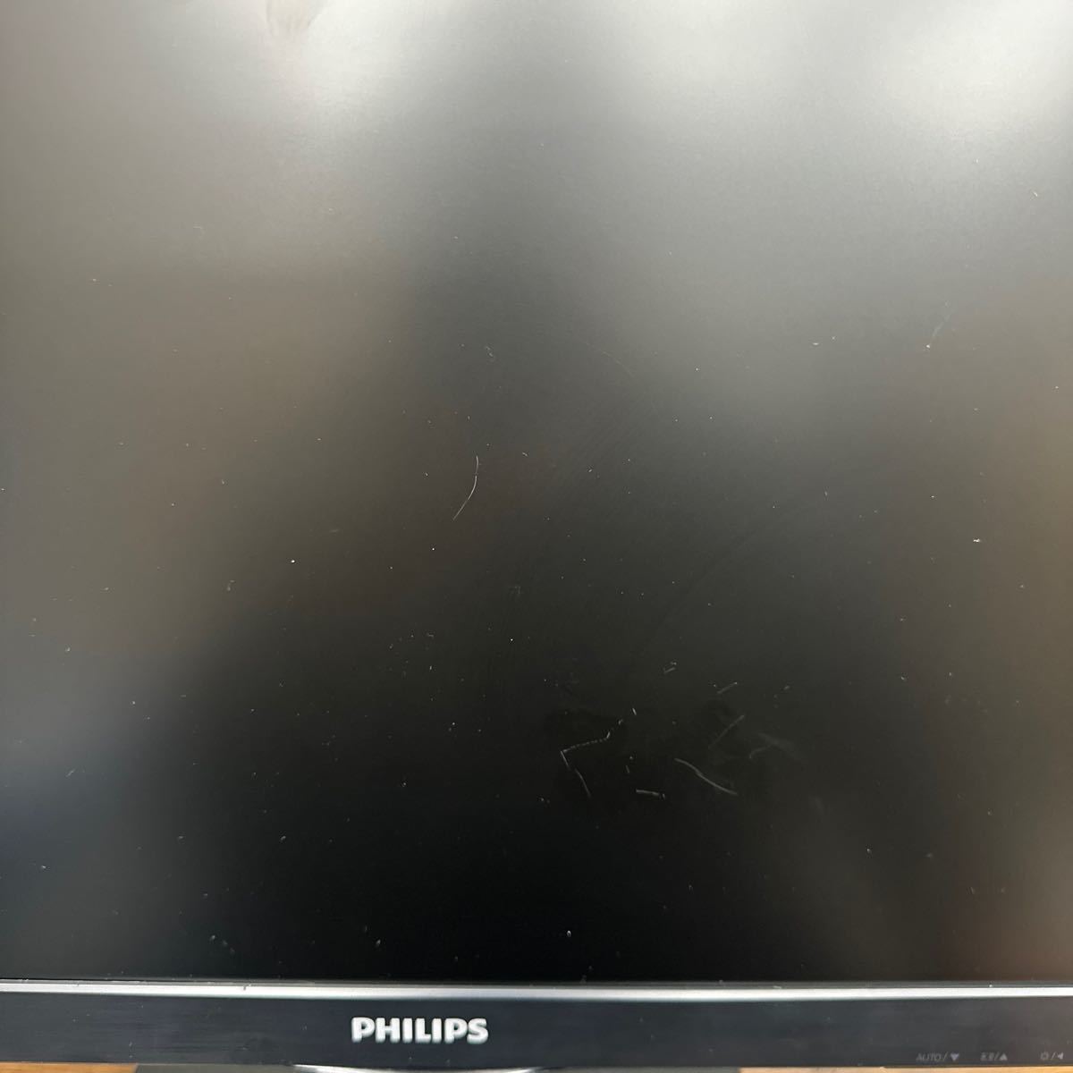 junk-11 Philips 223v5L 22インチ液晶モニター　HDMI フルHD 画面キズ　電源ケーブル付き_画像2