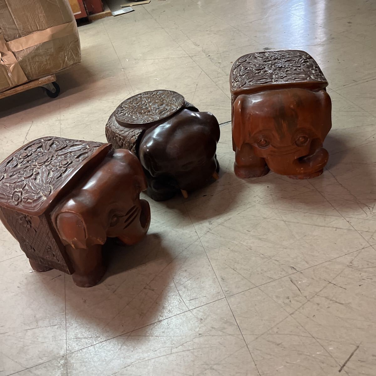 3個セット　紫檀　黒檀　レア　象さん 木彫り 小 置物 背中に置ける イス 椅子