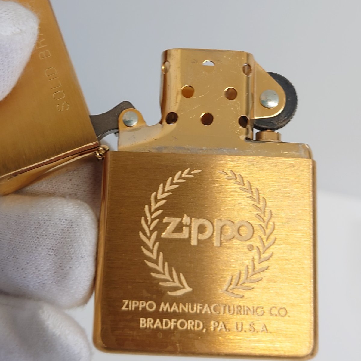 【86】希少 Zippo ジッポー 2001年 SOLID BRASS 真鍮製 喫煙具 動作未確認品 ヴィンテージ オイルライター 販売店放出品_画像8