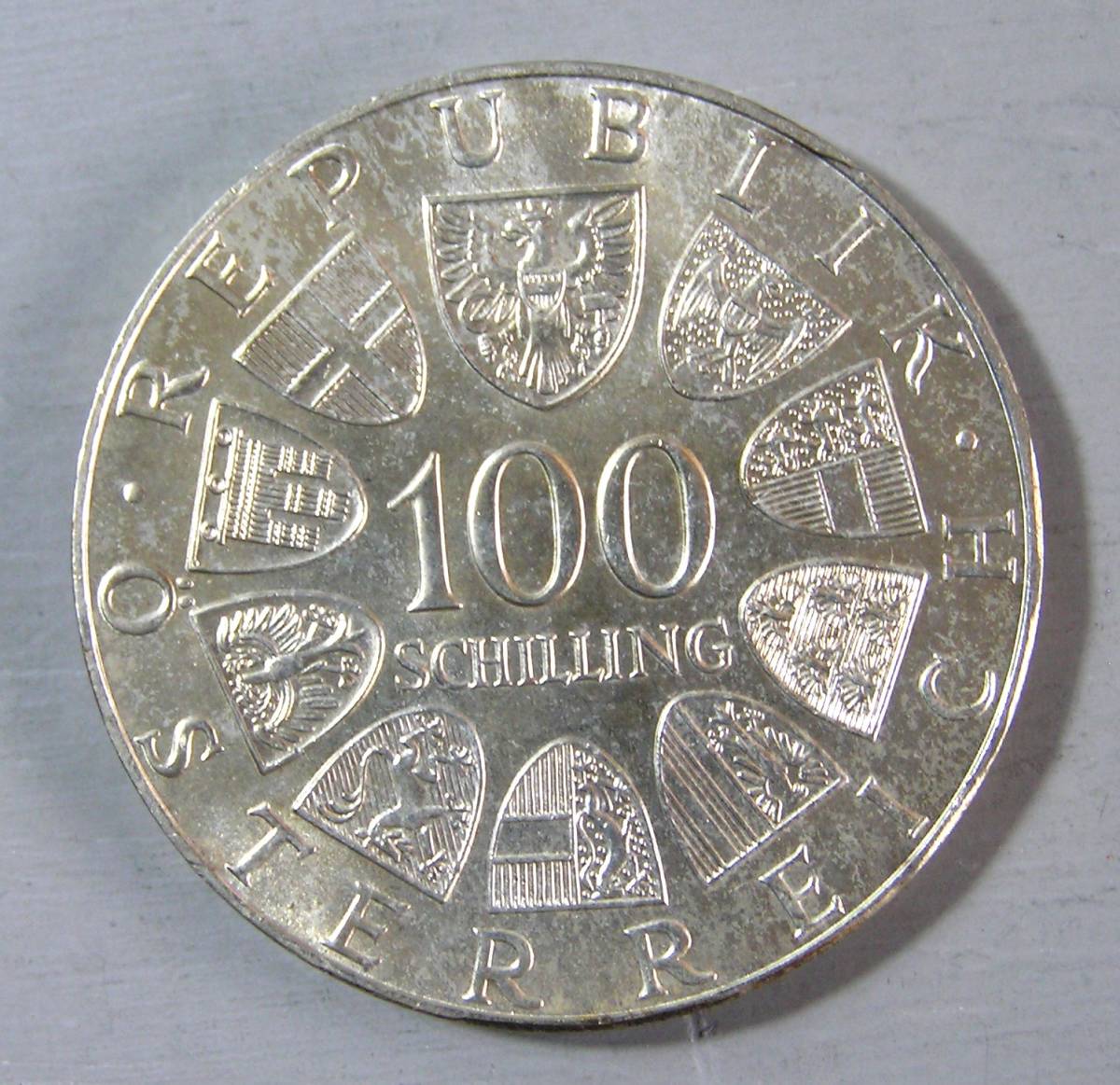 オーストリア　 (Y145）　100シリング　記念銀貨　1976年銘　ウイーン市民劇場100年_画像2