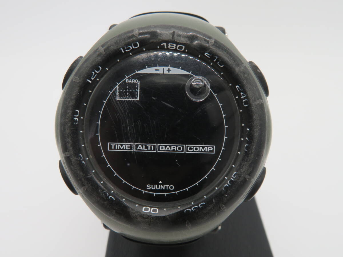 ジャンク品　部品取り　SUUNTO(スント）カーキカラー　腕時計　中古品　ユモ10ー11A　_画像1