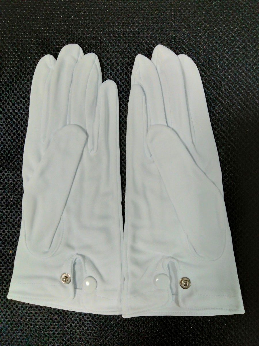 金属ホック　ナイロン100%製　白手袋　礼装用白手袋　結婚式　新郎手袋　新郎グローブMサイズ。全長22.5cm。横幅9cm。