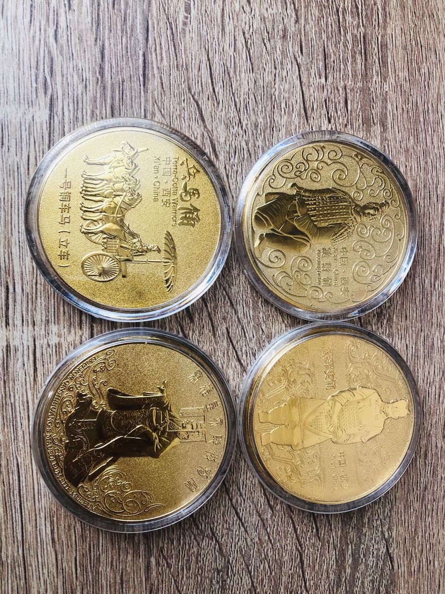 中国西安兵馬俑記念コイン　4枚 ケース付き