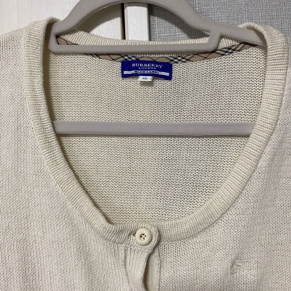 バーバリーロンドン　ブルーレーベル　 白　カーディガン　セーター　可愛い　秋冬　38 Mサイズ