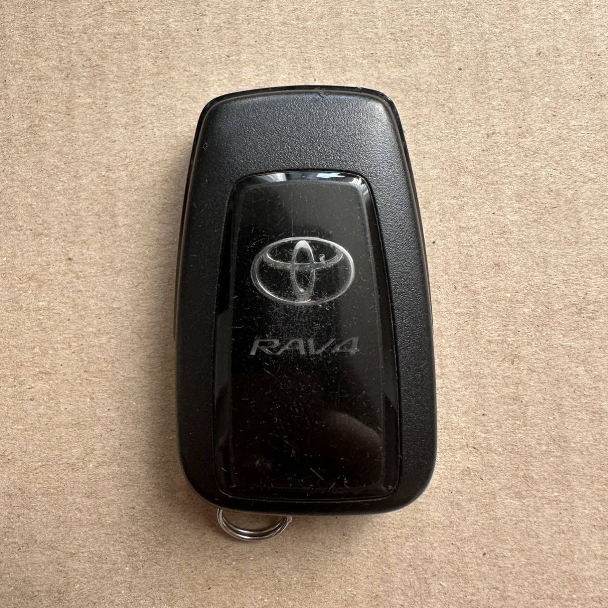 RAV4 純正　スマートキー　3ボタン　パワーバックドア　1211_画像1