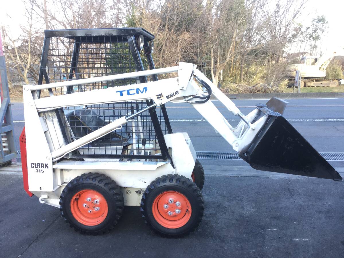 ショベルローダーBOBCAT TCM 315 　ディーゼルエンジン_画像1