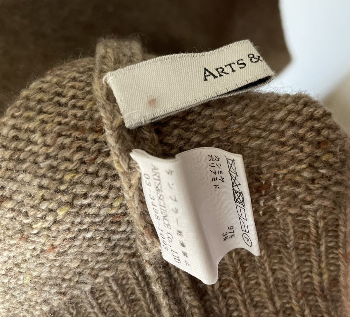 ARTS&SCIENCE cashmere Back Line Turtleneck Sweaterカシミヤ ARTS&SCIENCE cashmere Back Line Turtleneck Sweaterカシミヤ