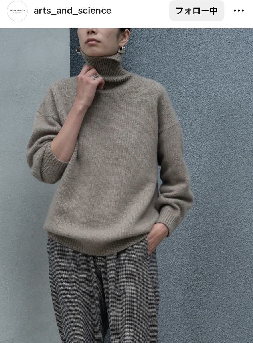 ARTS&SCIENCE cashmere Back Line Turtleneck Sweaterカシミヤ ARTS&SCIENCE cashmere Back Line Turtleneck Sweaterカシミヤ