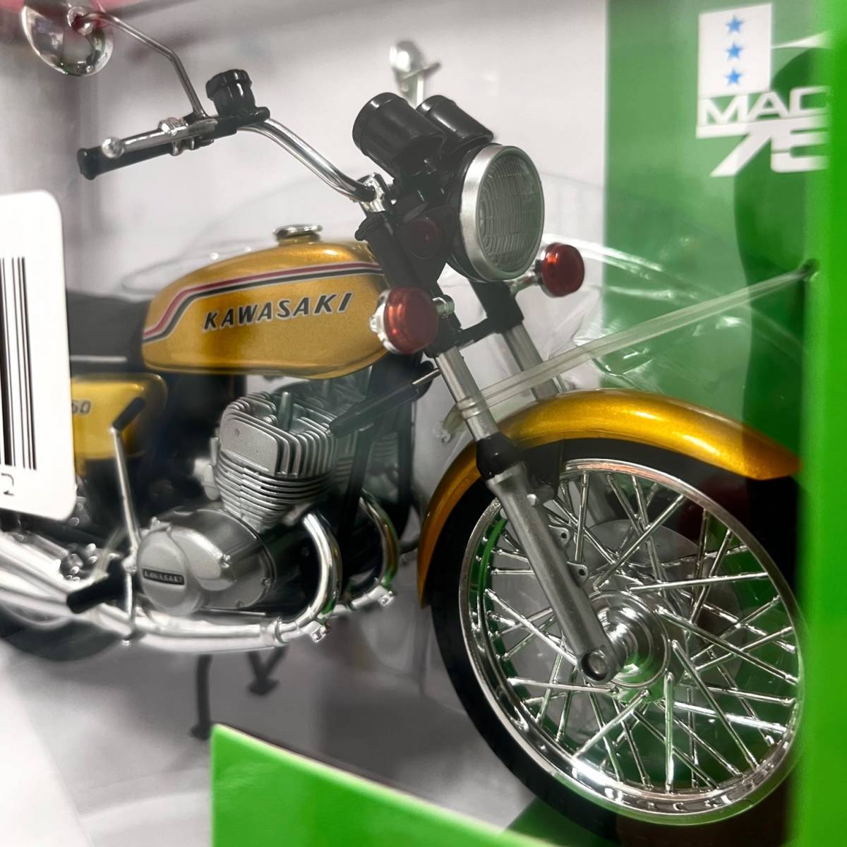 【美品】1/12 完成品 バイクシリーズ KAWASAKI カワサキ 750SS マッハ MACH Ⅳ キャンディ ゴールド_画像7