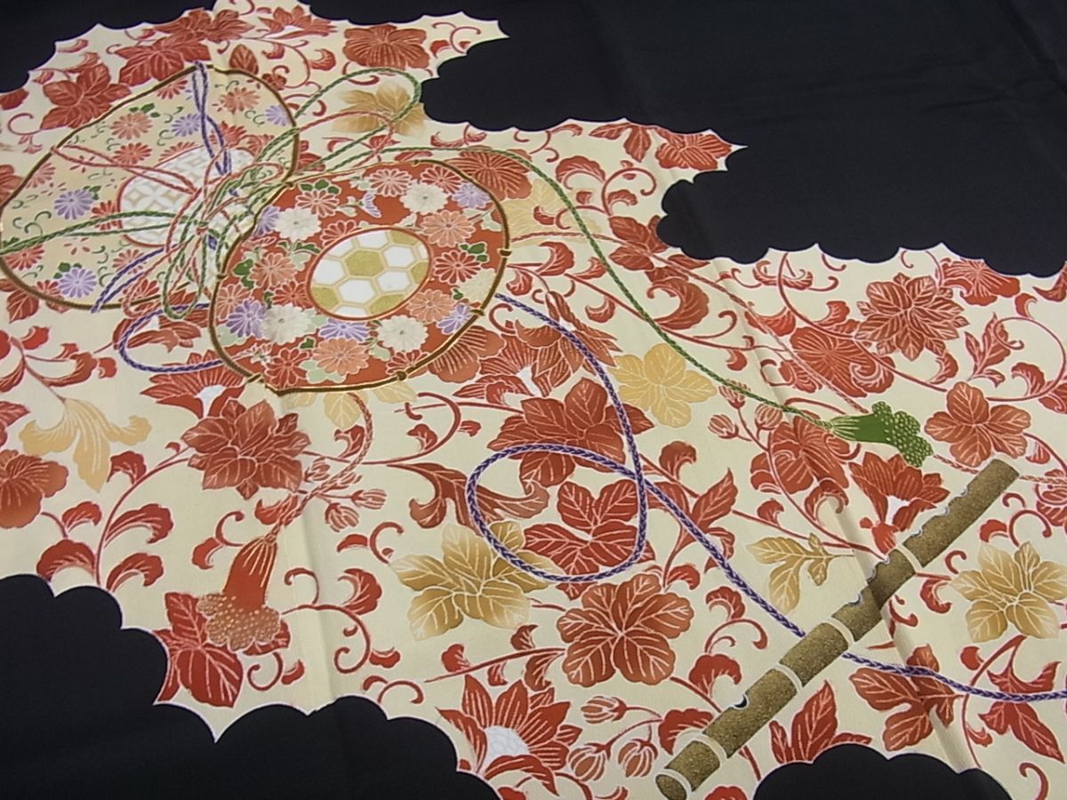  kimono ...* China three large .. good . kurotomesode piece . musical instruments flower Tang . writing bell . shop treatment gold thread silk beautiful goods *n506