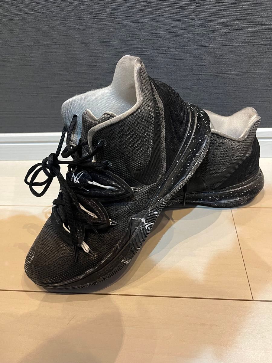 Nike Kyrie 5 Oreo White/Black ナイキ カイリー 5 オレオ ホワイト/ブラック