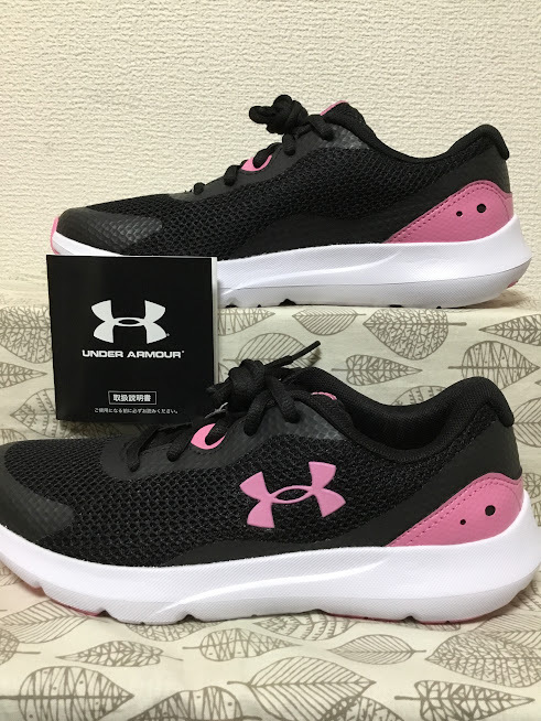 ◎新品 送料込◆24.0 UNDER ARMOUR スニーカー 黒×桃 ③◆0207_画像1