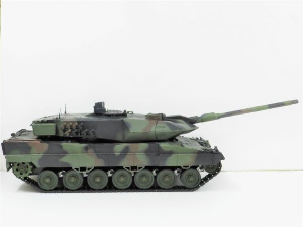 【塗装済み完成品 赤外線バトルシステム付 対戦可能】 HengLong Ver.7.0 2.4GHz 1/16 戦車ラジコン ドイツ レオパルト2 A6 3889-1_画像6