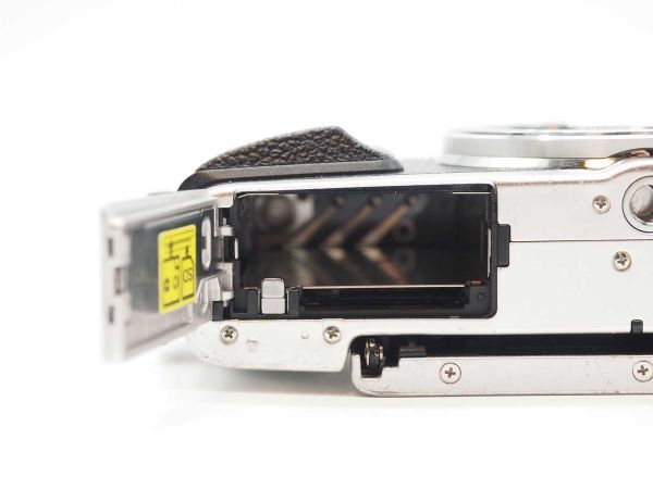 オリンパス Olympus Pen Lite E-PL7 Mirrorless Camera Silver 元箱 [美品] #Z665A