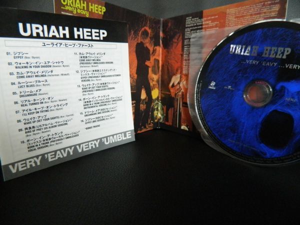 (34)　 URIAH HEEP　　 /　　VERY 'EAVY VERY 'UMBLE　　 日本盤　　紙ジャケ傷み、日本語解説 経年の汚れあり_画像2