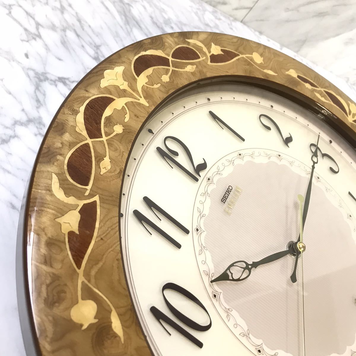 送料無料 美品 動作品 SEIKO EMBLEM セイコー エンブレム 電波 送料無料 美品 動作品 SEIKO EMBLEM セイコー エンブレム 電波