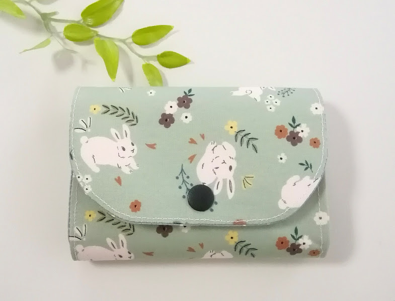 ハンドメイド 〈じゃばらタイプ〉コンパクト財布  Flora rabbit＊ウサギと小さな花〈13×9.5〉 の画像4