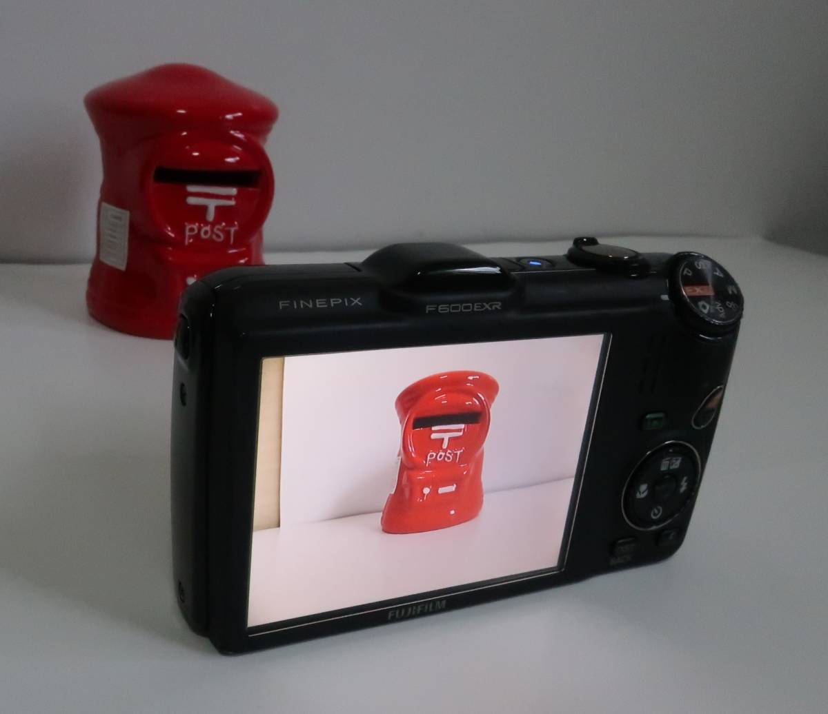 FUJIFILM コンパクトデジタルカメラ Finepix F600EXR_液晶モニターの状態
