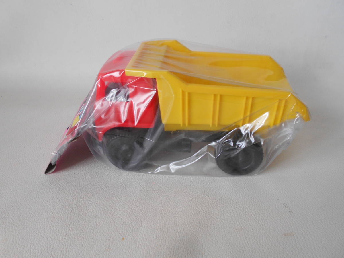 H / DUMP TRUCK dump car red retro plastic sand place. king sand place playing carrier moveable intellectual training toy chi-p toy unused home storage goods 