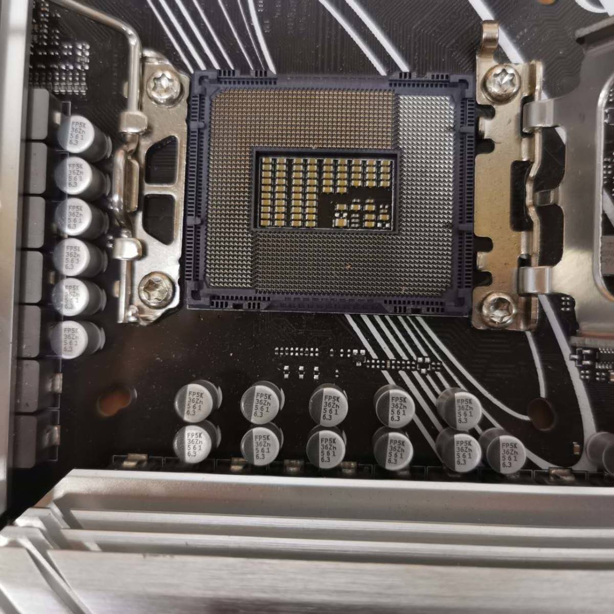 ASUS PRIME Z790-P /D5 ATXマザーボード/(LGA1700)INTEL第12，3世代CPU対応/PCパーツ DIY 修理材料★動作未確認・ジャンク★現状渡し_画像5