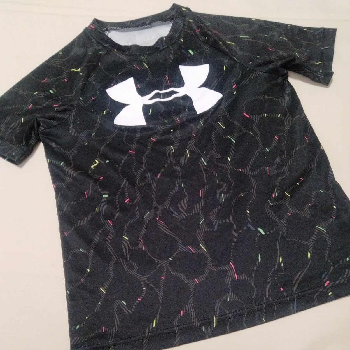 ☆SB4 まとめ 2枚 女子 女の子 130 アンダーアーマー Tシャツ 半袖Tシャツ スポーツ UNDER ARMOUR ヒートギア ブルー 黒_画像6