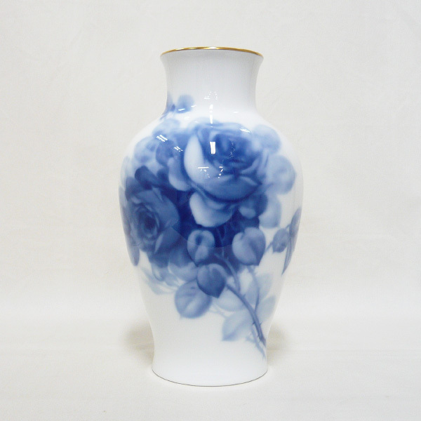 ◎OKURA 大倉陶園 ブルーローズ 花瓶 フラワーベース 高さ約28cm 金縁 ON5749_画像1
