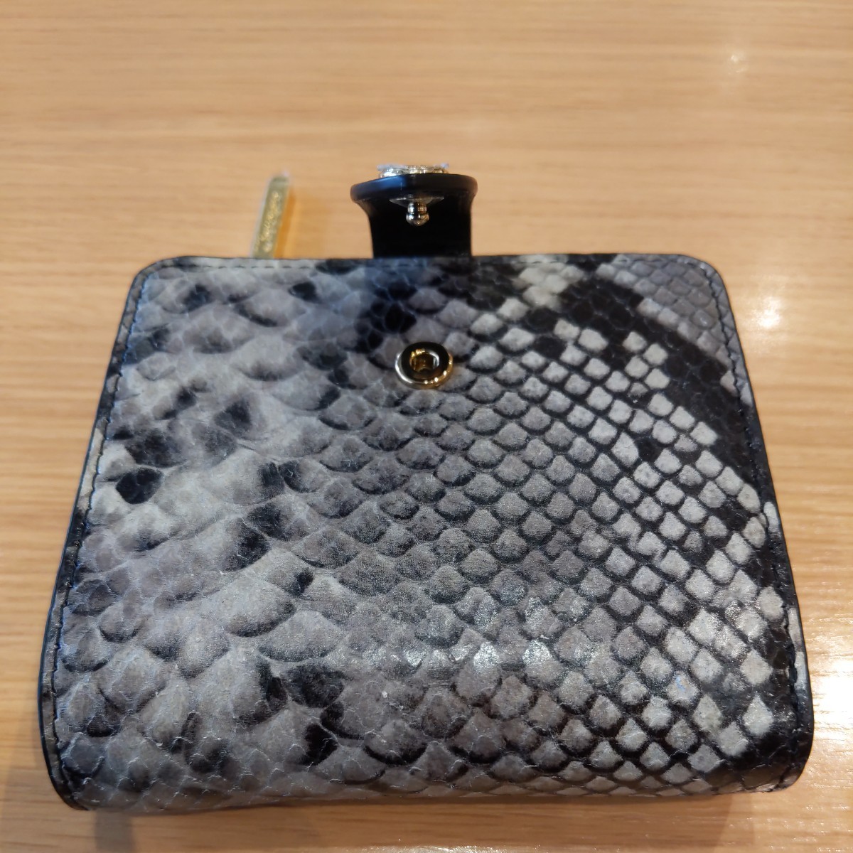 新品◆U by ungaro/ユーバイ ウンガロ ◆二つ折り財布 コインケース付■バイソン柄 ■の画像3