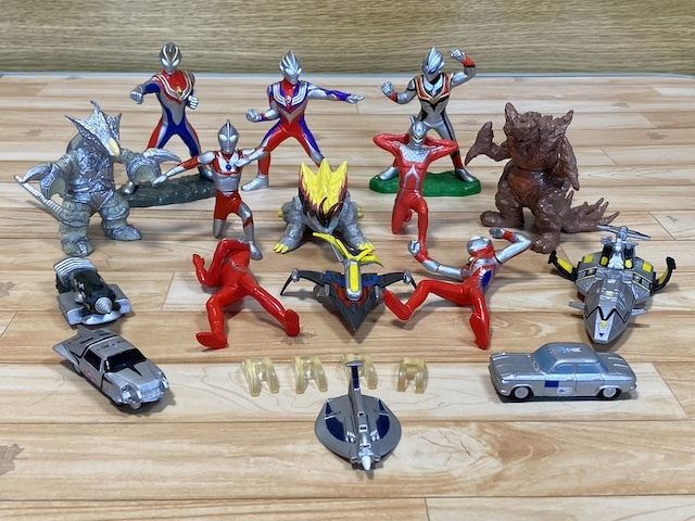 バンダイ HG　ウルトラマン、ウルトラセブン、ウルトラマンティガ、ウルトラマンダイナ、ウルトラマシン等ミニフィギュア ガシャポン_画像1