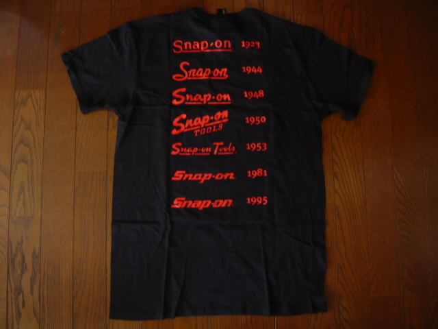 ☆Snap-on☆スナップオン☆Hanes☆へインズ☆正規品☆半袖☆100周年 Tシャツ☆歴代ロゴ背面プリント☆ブラック☆Mサイズ☆新品未使用☆_画像2