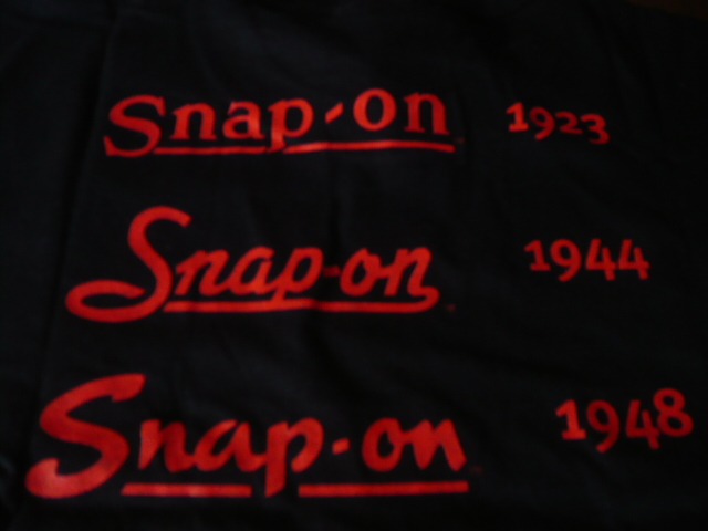 ☆Snap-on☆スナップオン☆Hanes☆へインズ☆正規品☆半袖☆100周年 Tシャツ☆歴代ロゴ背面プリント☆ブラック☆Mサイズ☆新品未使用☆_画像4