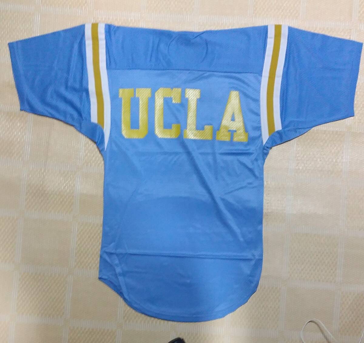 未使用　美品　SPANJAN社製　アメリカンフットボールジャージ　UCLA　Ｍサイズ　メイドインUSA_画像1