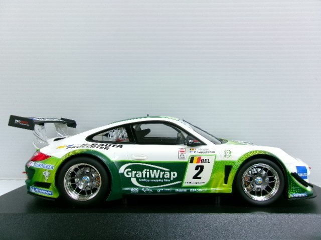 ミニチャンプス 1/18 ポルシェ 911 GT3R #2 スパ 24h 2011 (1331-339)_画像3